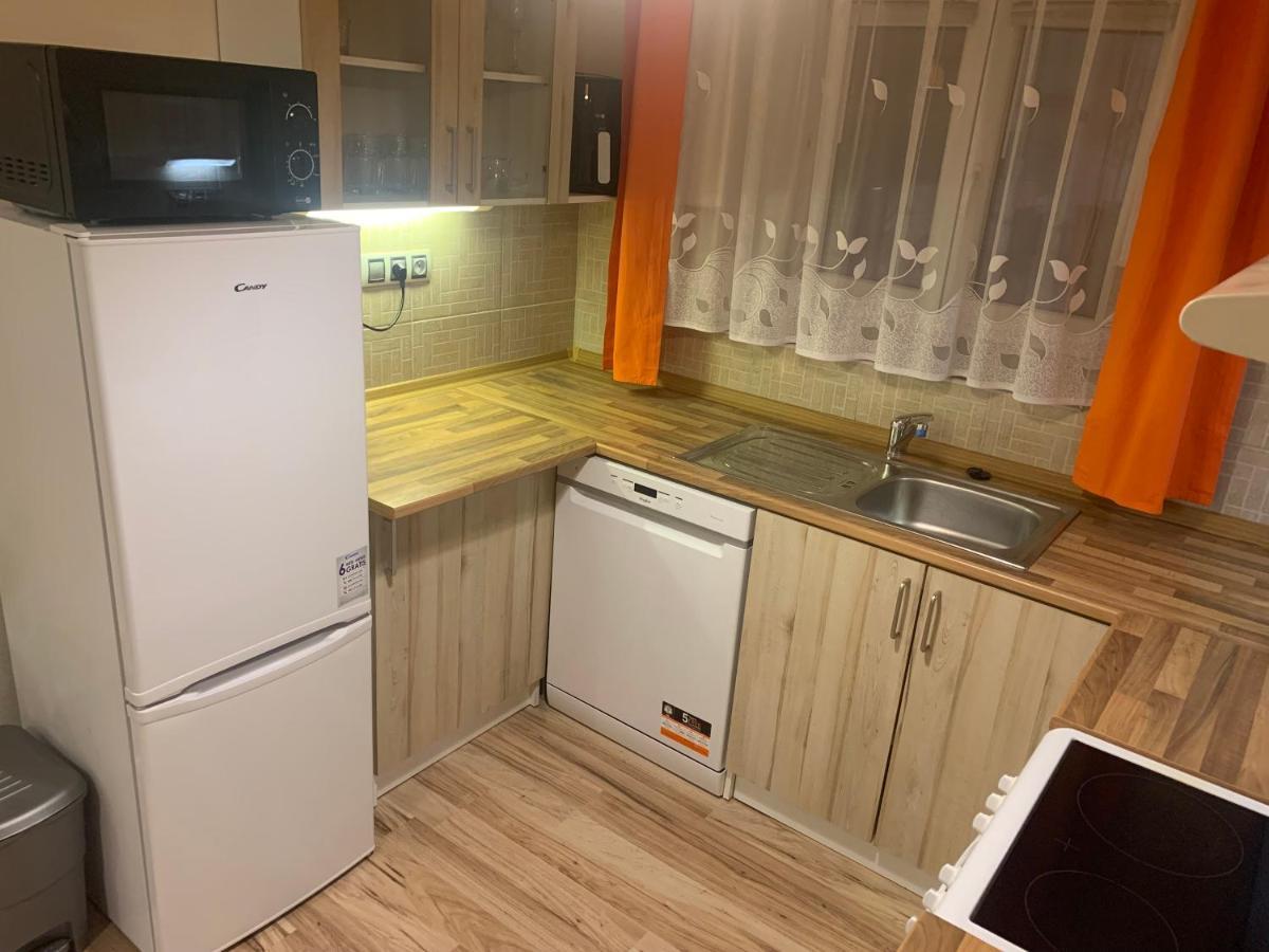 Apartman Slunecnice S Terasou チェスケー・ブジェヨヴィツェ エクステリア 写真